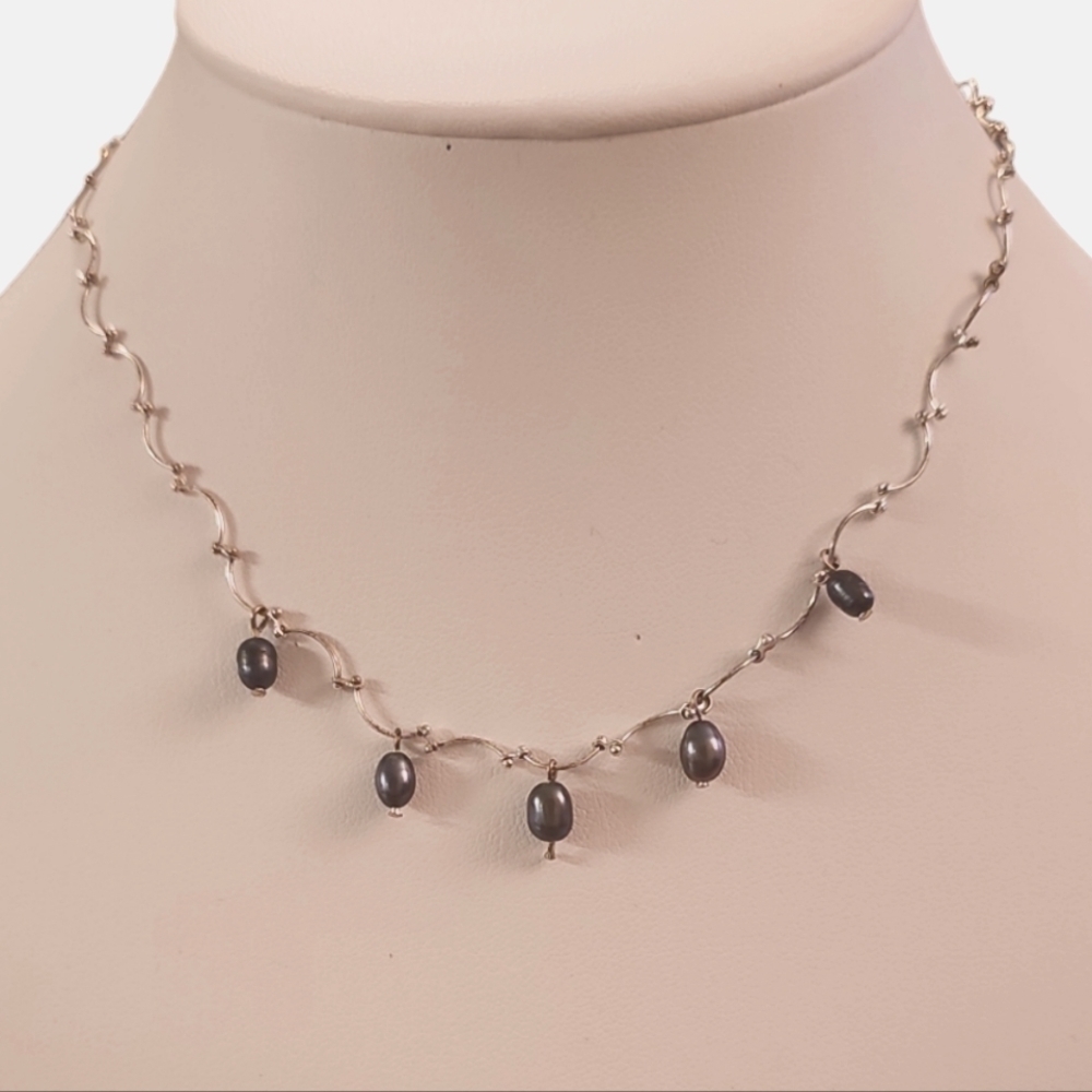 🦋 Vintage Faux Pearl Silver Necklace LC